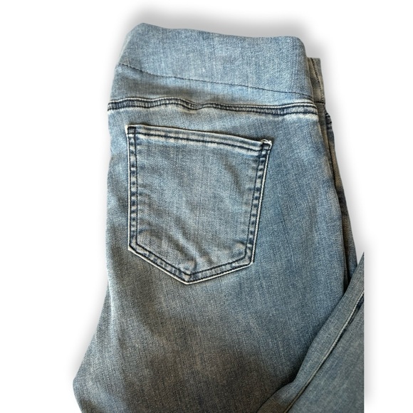 NYDJ Pull On Slimming Medium Blue Denim Jeans | Lift Tuck Technology | Size 8 - Picture 13 of 13